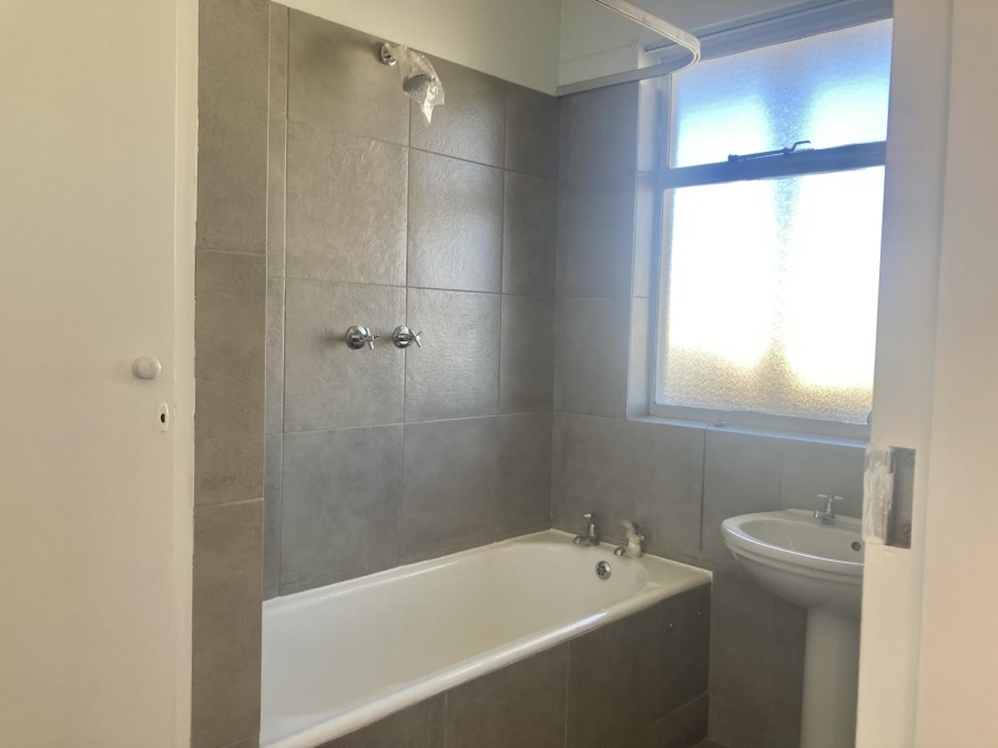 2 Bedroom Property for Sale in Wynberg Upper Western Cape